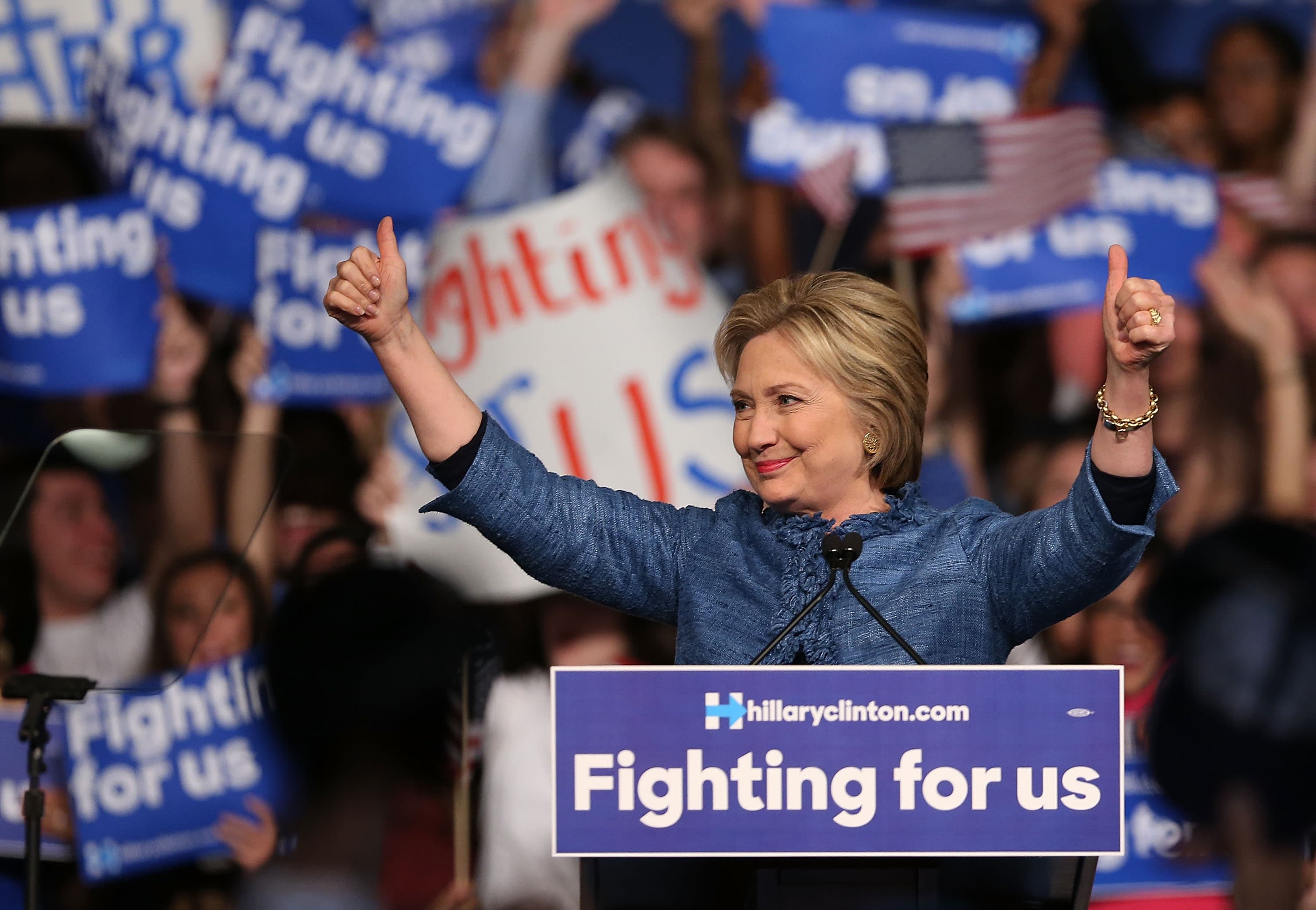 hillary - podium